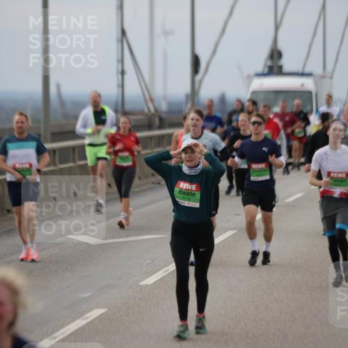 03.10.2025 - Köhlbrandbrückenlauf Jannik Wohlers http://msf.ph/oto/9148476 03.10.2025 15:52:37 Position 1 7119 meine-sportfotos.de