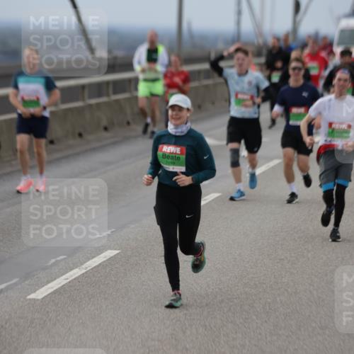 03.10.2025 - Köhlbrandbrückenlauf Jannik Wohlers http://msf.ph/oto/9148504 03.10.2025 15:52:39 Position 1 7119 meine-sportfotos.de