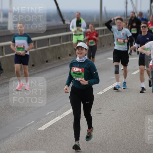 03.10.2025 - Köhlbrandbrückenlauf Jannik Wohlers http://msf.ph/oto/9148520 03.10.2025 15:52:40 Position 1 7119 meine-sportfotos.de