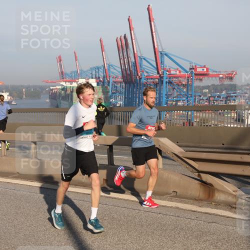 03.10.2025 - Köhlbrandbrückenlauf Yannick Fuchs http://msf.ph/oto/9148521 03.10.2025 08:39:59 Position 2  meine-sportfotos.de