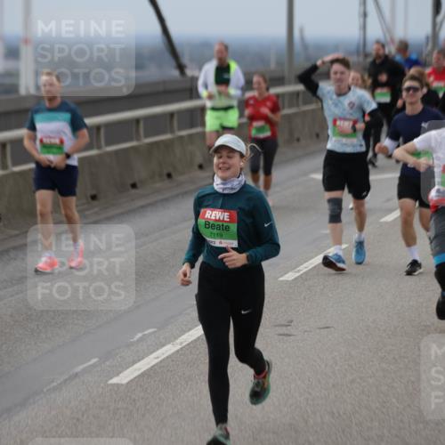 03.10.2025 - Köhlbrandbrückenlauf Jannik Wohlers http://msf.ph/oto/9148522 03.10.2025 15:52:40 Position 1 7119, 9427 meine-sportfotos.de