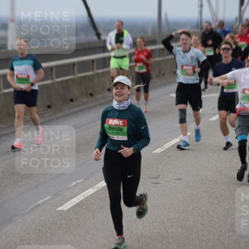 03.10.2025 - Köhlbrandbrückenlauf Jannik Wohlers http://msf.ph/oto/9148523 03.10.2025 15:52:40 Position 1 7119, 9421 meine-sportfotos.de