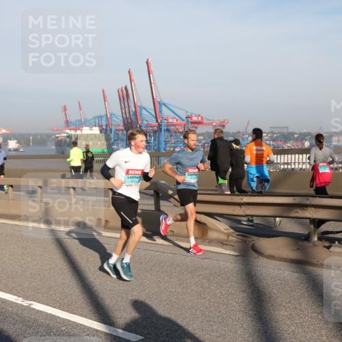 03.10.2025 - Köhlbrandbrückenlauf Yannick Fuchs http://msf.ph/oto/9148524 03.10.2025 08:39:59 Position 2 3111, 118 meine-sportfotos.de