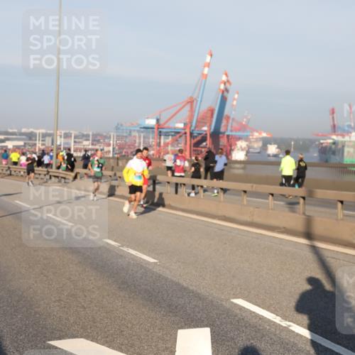 03.10.2025 - Köhlbrandbrückenlauf Yannick Fuchs http://msf.ph/oto/9148547 03.10.2025 08:40:00 Position 2  meine-sportfotos.de