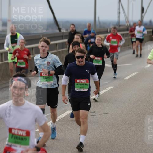 03.10.2025 - Köhlbrandbrückenlauf Jannik Wohlers http://msf.ph/oto/9148564 03.10.2025 15:52:43 Position 1 7907, 9653 meine-sportfotos.de