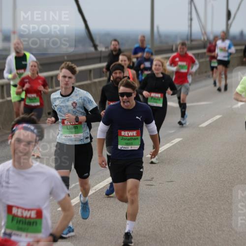 03.10.2025 - Köhlbrandbrückenlauf Jannik Wohlers http://msf.ph/oto/9148566 03.10.2025 15:52:43 Position 1 7907, 9653 meine-sportfotos.de