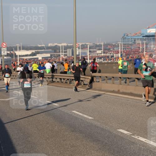 03.10.2025 - Köhlbrandbrückenlauf Yannick Fuchs http://msf.ph/oto/9148567 03.10.2025 08:40:02 Position 2 500 meine-sportfotos.de