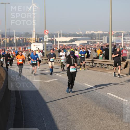 03.10.2025 - Köhlbrandbrückenlauf Yannick Fuchs http://msf.ph/oto/9148572 03.10.2025 08:40:03 Position 2  meine-sportfotos.de