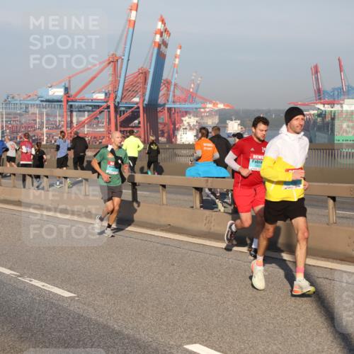 03.10.2025 - Köhlbrandbrückenlauf Yannick Fuchs http://msf.ph/oto/9148583 03.10.2025 08:40:03 Position 2 19, 3521 meine-sportfotos.de