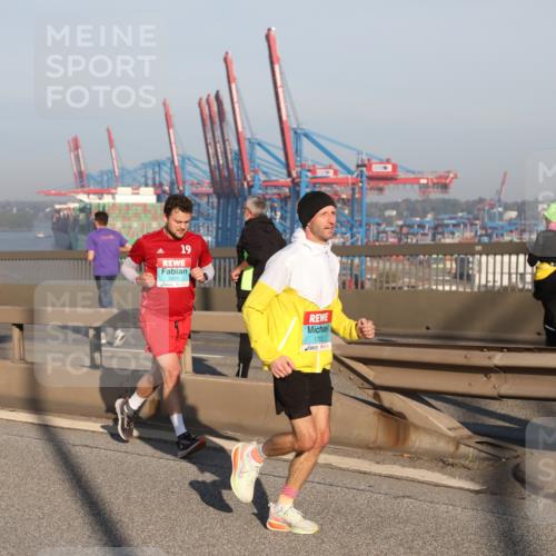 03.10.2025 - Köhlbrandbrückenlauf Yannick Fuchs http://msf.ph/oto/9148598 03.10.2025 08:40:04 Position 2 19, 3521, 1702 meine-sportfotos.de