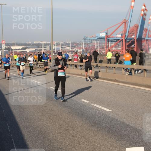 03.10.2025 - Köhlbrandbrückenlauf Yannick Fuchs http://msf.ph/oto/9148609 03.10.2025 08:40:05 Position 2  meine-sportfotos.de