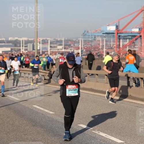 03.10.2025 - Köhlbrandbrückenlauf Yannick Fuchs http://msf.ph/oto/9148629 03.10.2025 08:40:06 Position 2 1457 meine-sportfotos.de