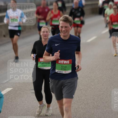 03.10.2025 - Köhlbrandbrückenlauf Jannik Wohlers http://msf.ph/oto/9148638 03.10.2025 15:52:48 Position 1 7367, 9700 meine-sportfotos.de