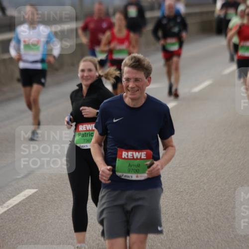 03.10.2025 - Köhlbrandbrückenlauf Jannik Wohlers http://msf.ph/oto/9148642 03.10.2025 15:52:48 Position 1 7367, 9700 meine-sportfotos.de