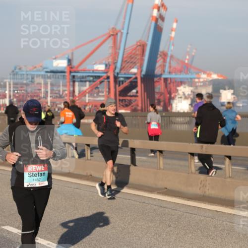 03.10.2025 - Köhlbrandbrückenlauf Yannick Fuchs http://msf.ph/oto/9148644 03.10.2025 08:40:07 Position 2 1457 meine-sportfotos.de