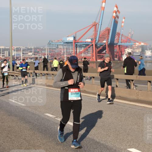 03.10.2025 - Köhlbrandbrückenlauf Yannick Fuchs http://msf.ph/oto/9148648 03.10.2025 08:40:07 Position 2 1457 meine-sportfotos.de