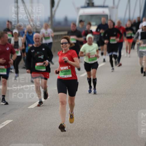 03.10.2025 - Köhlbrandbrückenlauf Jannik Wohlers http://msf.ph/oto/9148650 03.10.2025 15:52:50 Position 1 9425 meine-sportfotos.de