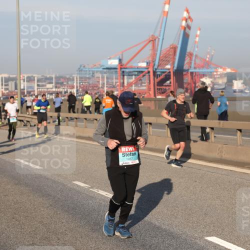 03.10.2025 - Köhlbrandbrückenlauf Yannick Fuchs http://msf.ph/oto/9148651 03.10.2025 08:40:08 Position 2 1457 meine-sportfotos.de