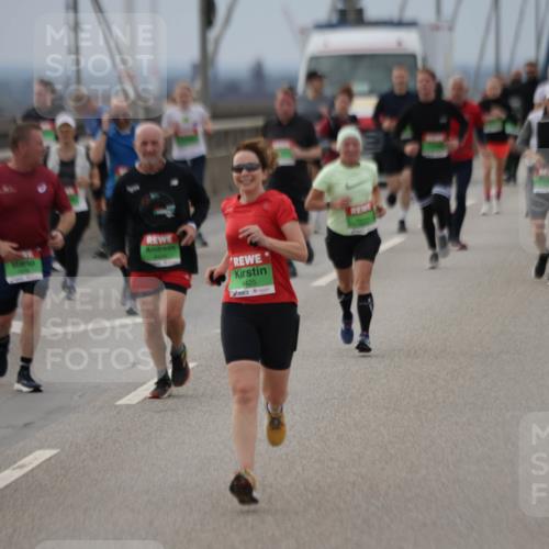 03.10.2025 - Köhlbrandbrückenlauf Jannik Wohlers http://msf.ph/oto/9148652 03.10.2025 15:52:50 Position 1 9425 meine-sportfotos.de