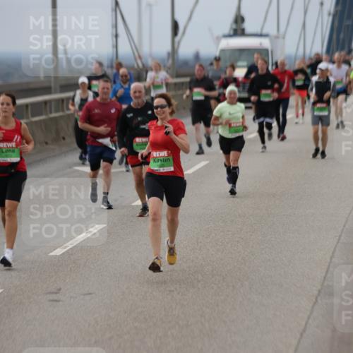 03.10.2025 - Köhlbrandbrückenlauf Jannik Wohlers http://msf.ph/oto/9148672 03.10.2025 15:52:50 Position 1 9425 meine-sportfotos.de