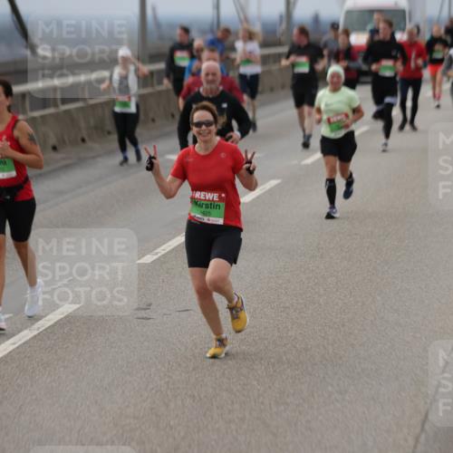03.10.2025 - Köhlbrandbrückenlauf Jannik Wohlers http://msf.ph/oto/9148682 03.10.2025 15:52:52 Position 1 9425 meine-sportfotos.de