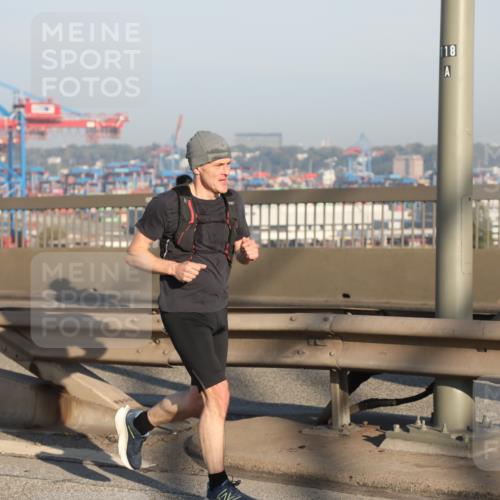 03.10.2025 - Köhlbrandbrückenlauf Yannick Fuchs http://msf.ph/oto/9148683 03.10.2025 08:40:11 Position 2 118 meine-sportfotos.de