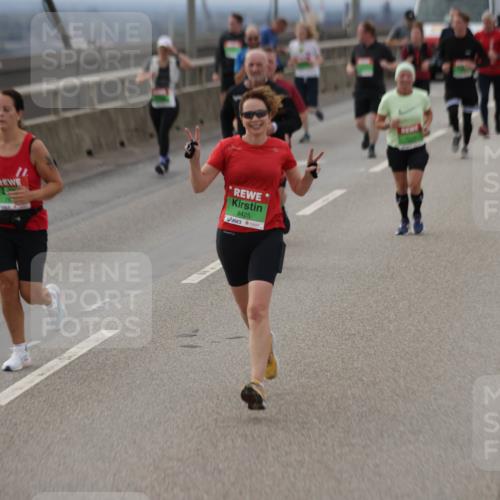 03.10.2025 - Köhlbrandbrückenlauf Jannik Wohlers http://msf.ph/oto/9148688 03.10.2025 15:52:52 Position 1 9425 meine-sportfotos.de