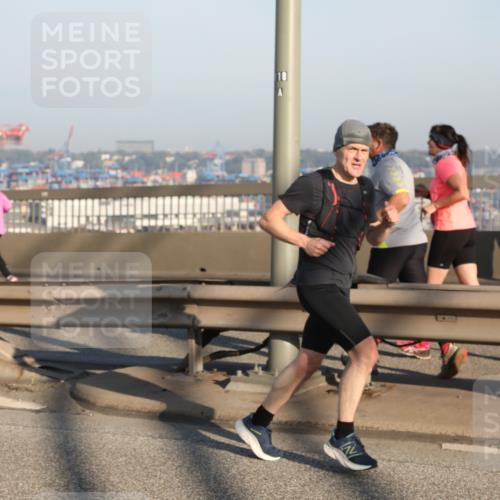 03.10.2025 - Köhlbrandbrückenlauf Yannick Fuchs http://msf.ph/oto/9148693 03.10.2025 08:40:11 Position 2 18 meine-sportfotos.de
