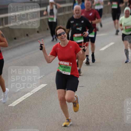 03.10.2025 - Köhlbrandbrückenlauf Jannik Wohlers http://msf.ph/oto/9148702 03.10.2025 15:52:52 Position 1 872, 9425 meine-sportfotos.de