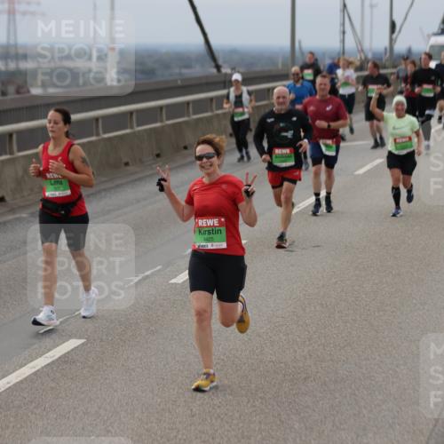03.10.2025 - Köhlbrandbrückenlauf Jannik Wohlers http://msf.ph/oto/9148720 03.10.2025 15:52:53 Position 1 9425 meine-sportfotos.de