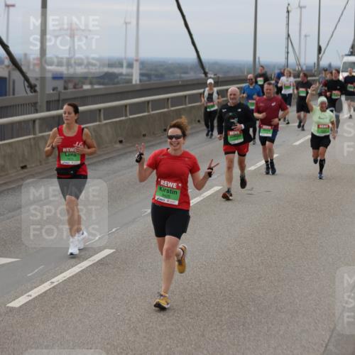 03.10.2025 - Köhlbrandbrückenlauf Jannik Wohlers http://msf.ph/oto/9148728 03.10.2025 15:52:53 Position 1 7872, 9425 meine-sportfotos.de