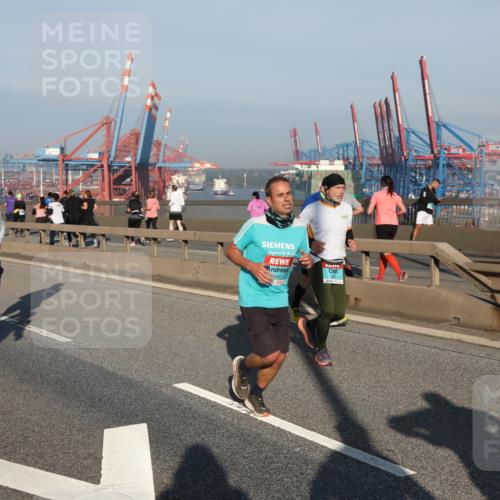 03.10.2025 - Köhlbrandbrückenlauf Yannick Fuchs http://msf.ph/oto/9148737 03.10.2025 08:40:15 Position 2 141 meine-sportfotos.de