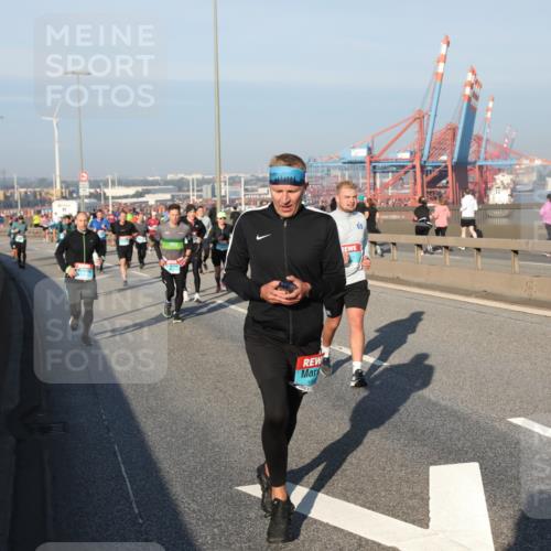 03.10.2025 - Köhlbrandbrückenlauf Yannick Fuchs http://msf.ph/oto/9148745 03.10.2025 08:40:16 Position 2  meine-sportfotos.de