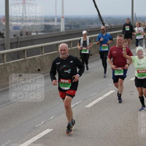 03.10.2025 - Köhlbrandbrückenlauf Jannik Wohlers http://msf.ph/oto/9148746 03.10.2025 15:52:55 Position 1 9424 meine-sportfotos.de