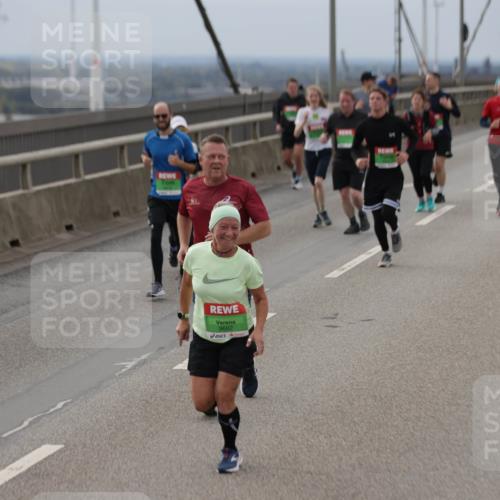 03.10.2025 - Köhlbrandbrückenlauf Jannik Wohlers http://msf.ph/oto/9148757 03.10.2025 15:52:56 Position 1 2015, 9424, 9682 meine-sportfotos.de