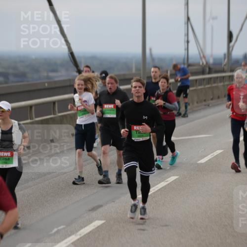 03.10.2025 - Köhlbrandbrückenlauf Jannik Wohlers http://msf.ph/oto/9148768 03.10.2025 15:52:57 Position 1 94, 9655 meine-sportfotos.de