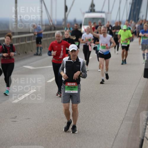 03.10.2025 - Köhlbrandbrückenlauf Jannik Wohlers http://msf.ph/oto/9148781 03.10.2025 15:52:58 Position 1 7689 meine-sportfotos.de