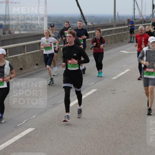 03.10.2025 - Köhlbrandbrückenlauf Jannik Wohlers http://msf.ph/oto/9148782 03.10.2025 15:52:59 Position 1 7733, 9655 meine-sportfotos.de