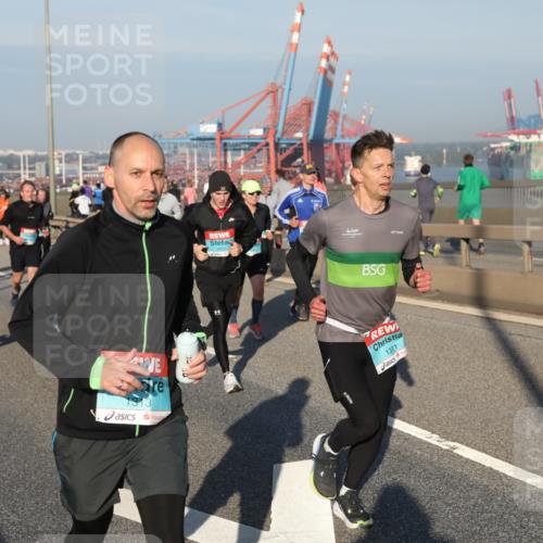 03.10.2025 - Köhlbrandbrückenlauf Yannick Fuchs http://msf.ph/oto/9148797 03.10.2025 08:40:19 Position 2 1313, 1311 meine-sportfotos.de