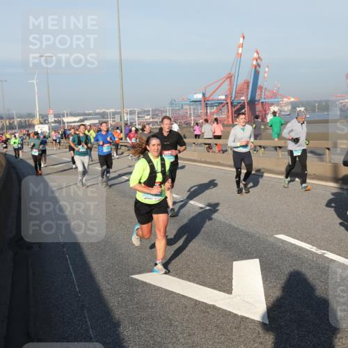 03.10.2025 - Köhlbrandbrückenlauf Yannick Fuchs http://msf.ph/oto/9148818 03.10.2025 08:40:21 Position 2 1353 meine-sportfotos.de