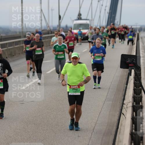 03.10.2025 - Köhlbrandbrückenlauf Jannik Wohlers http://msf.ph/oto/9148848 03.10.2025 15:53:07 Position 1 8845 meine-sportfotos.de