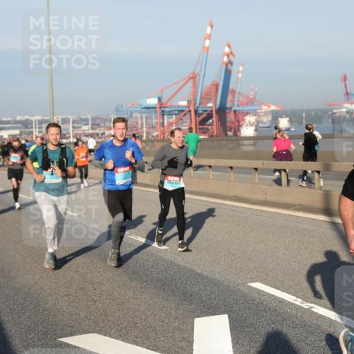 03.10.2025 - Köhlbrandbrückenlauf Yannick Fuchs http://msf.ph/oto/9148853 03.10.2025 08:40:23 Position 2 1239 meine-sportfotos.de