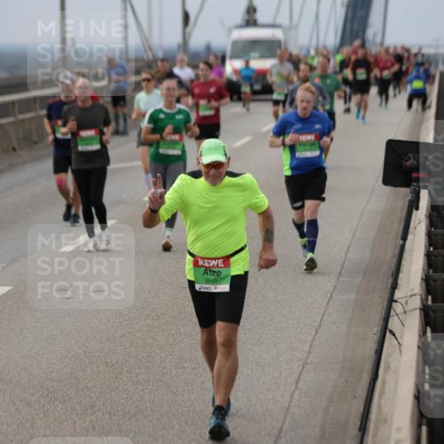 03.10.2025 - Köhlbrandbrückenlauf Jannik Wohlers http://msf.ph/oto/9148862 03.10.2025 15:53:08 Position 1 8845 meine-sportfotos.de