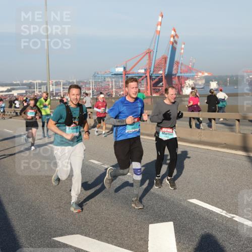 03.10.2025 - Köhlbrandbrückenlauf Yannick Fuchs http://msf.ph/oto/9148863 03.10.2025 08:40:24 Position 2 1533 meine-sportfotos.de