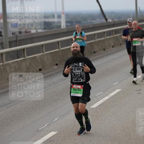 03.10.2025 - Köhlbrandbrückenlauf Jannik Wohlers http://msf.ph/oto/9148865 03.10.2025 15:53:08 Position 1 9056 meine-sportfotos.de