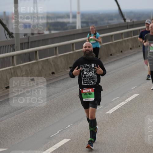 03.10.2025 - Köhlbrandbrückenlauf Jannik Wohlers http://msf.ph/oto/9148868 03.10.2025 15:53:09 Position 1 9056 meine-sportfotos.de
