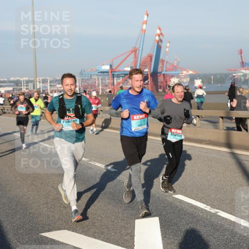 03.10.2025 - Köhlbrandbrückenlauf Yannick Fuchs http://msf.ph/oto/9148869 03.10.2025 08:40:24 Position 2 153, 3830, 1308 meine-sportfotos.de
