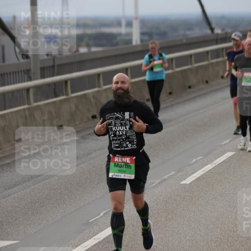 03.10.2025 - Köhlbrandbrückenlauf Jannik Wohlers http://msf.ph/oto/9148875 03.10.2025 15:53:09 Position 1 9056 meine-sportfotos.de