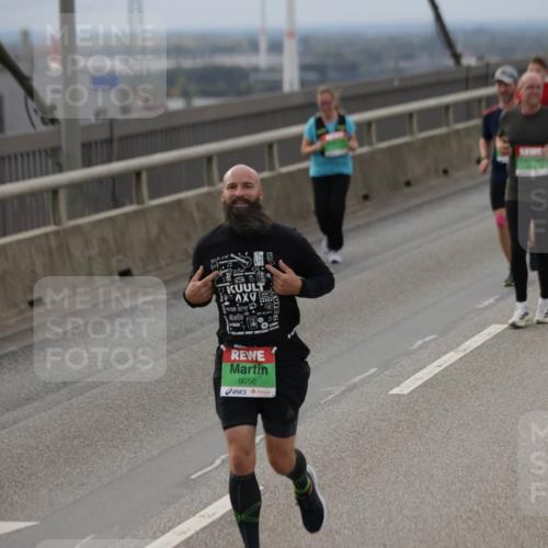 03.10.2025 - Köhlbrandbrückenlauf Jannik Wohlers http://msf.ph/oto/9148877 03.10.2025 15:53:09 Position 1 9056 meine-sportfotos.de
