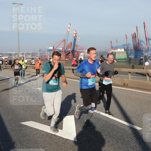 03.10.2025 - Köhlbrandbrückenlauf Yannick Fuchs http://msf.ph/oto/9148878 03.10.2025 08:40:24 Position 2 1533, 3830 meine-sportfotos.de